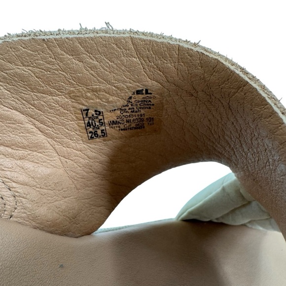 Sorel Women's Cameron Flatform Puff Mule Beige Cream Size 9.5 - Picture 4 of 16